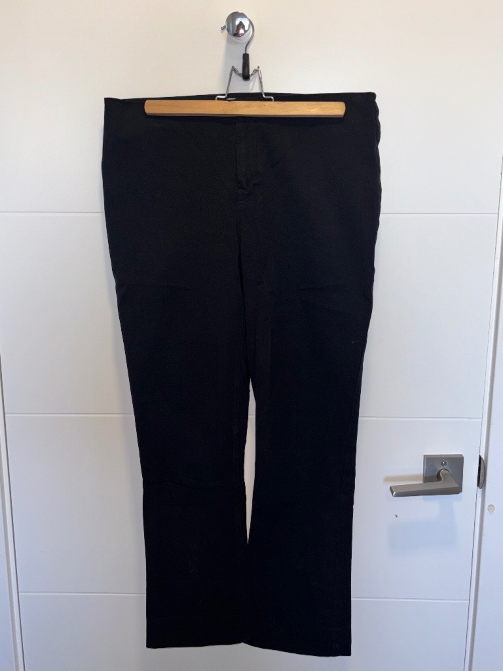 M.M. LaFleur Black Straight Leg Jeans Size 8